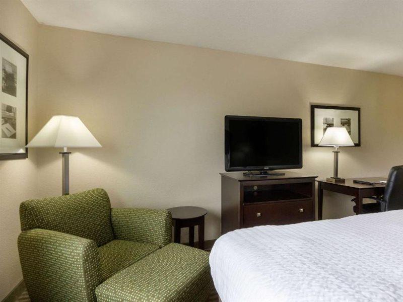 Clarion Hotel Beachwood-Cleveland Extérieur photo
