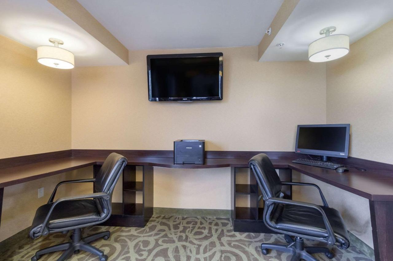Clarion Hotel Beachwood-Cleveland Extérieur photo