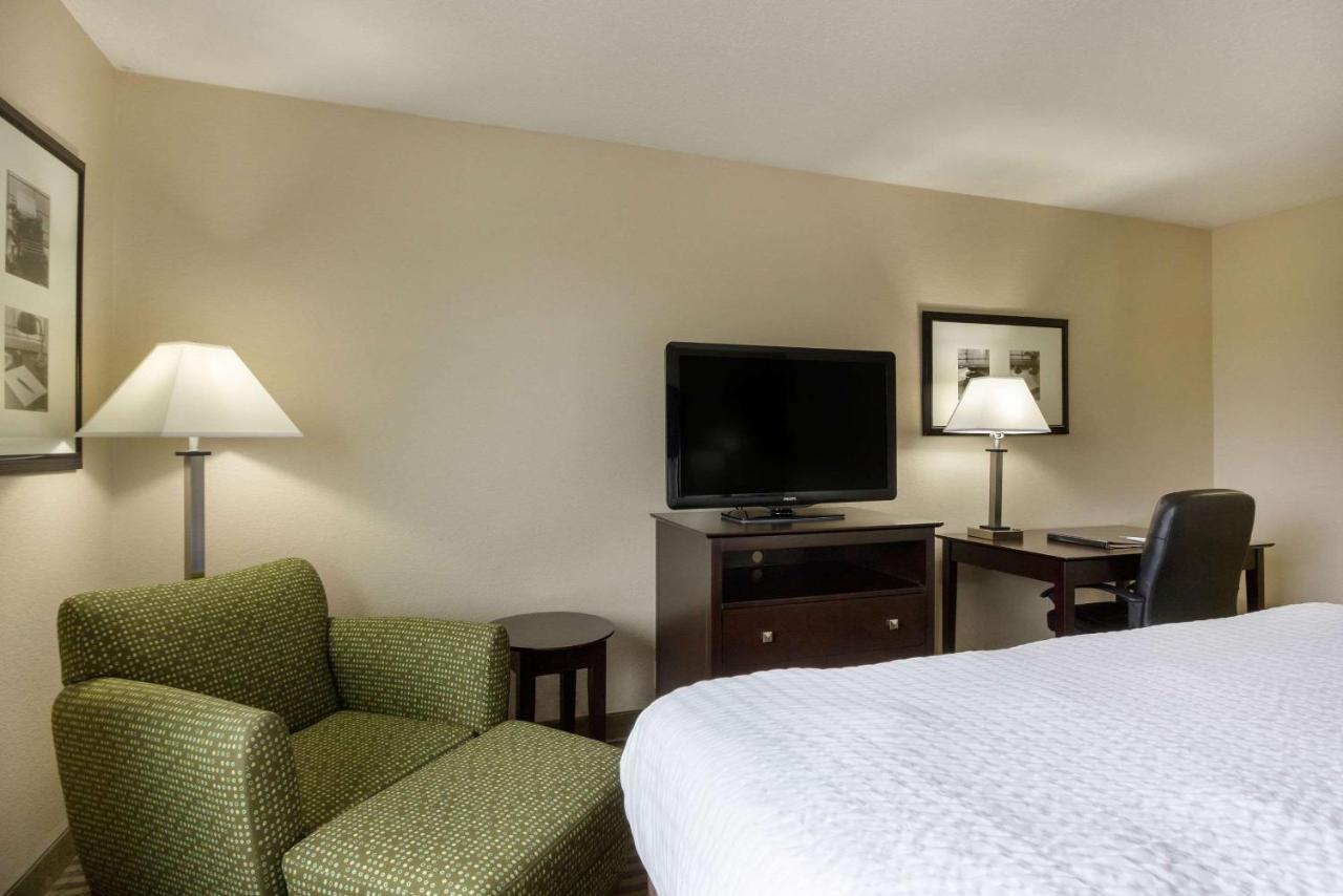 Clarion Hotel Beachwood-Cleveland Extérieur photo
